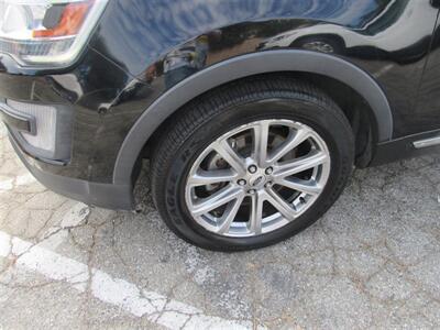 2017 Ford Explorer Limited   - Photo 6 - Downey, CA 90241