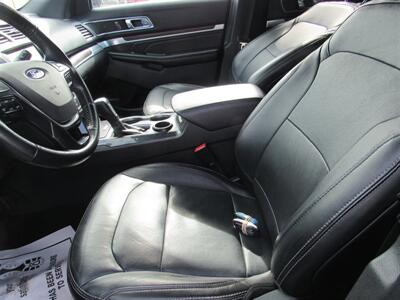 2017 Ford Explorer Limited   - Photo 9 - Downey, CA 90241