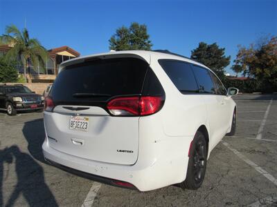 2018 Chrysler Pacifica Limited   - Photo 5 - Downey, CA 90241