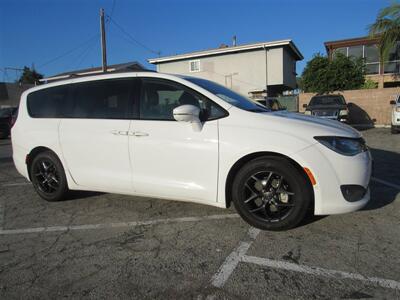 2018 Chrysler Pacifica Limited   - Photo 1 - Downey, CA 90241