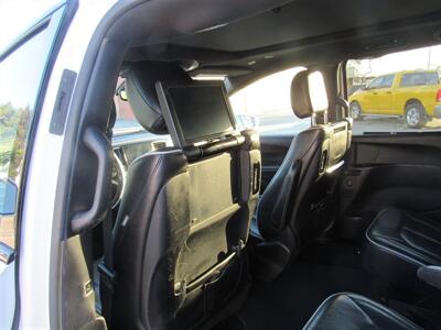 2018 Chrysler Pacifica Limited   - Photo 10 - Downey, CA 90241