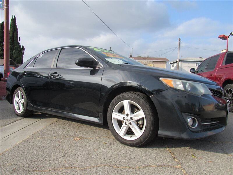 2014 Toyota Camry SE   - Photo 1 - Downey, CA 90241