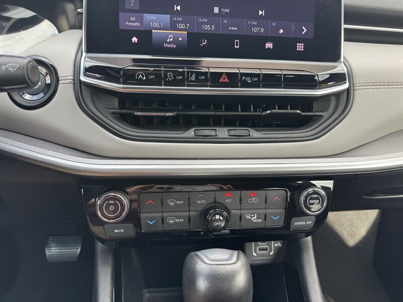 2025 Jeep Compass Limited - Photo 12