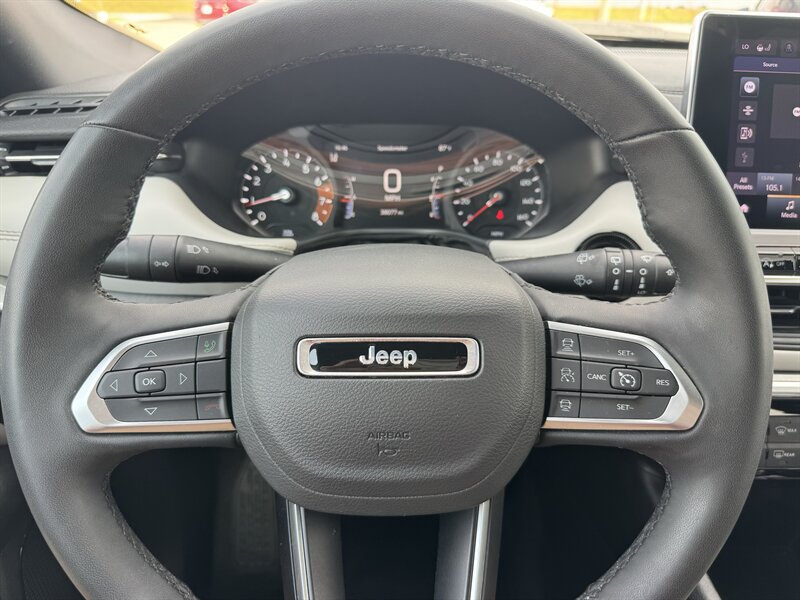 2025 Jeep Compass Limited - Photo 10