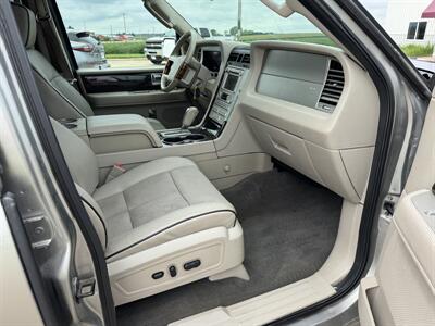 2008 Lincoln Navigator 4dr SUV  AWD - Photo 12 - Lone Tree, IA 52755