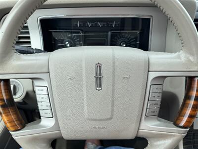 2008 Lincoln Navigator 4dr SUV  AWD - Photo 9 - Lone Tree, IA 52755