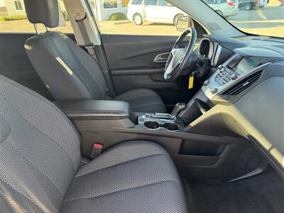 2017 Chevrolet Equinox LT   - Photo 13 - Lone Tree, IA 52755