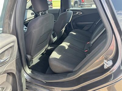 2015 Chrysler 200 Limited - Photo 11 - Lone Tree, IA 52755