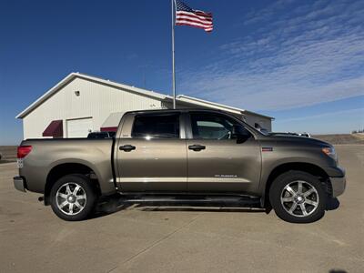 2013 Toyota Tundra Grade  Crew Cab 4x4 - Photo 3 - Lone Tree, IA 52755