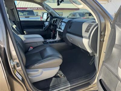 2013 Toyota Tundra Grade  Crew Cab 4x4 - Photo 12 - Lone Tree, IA 52755