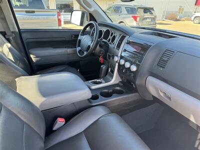 2013 Toyota Tundra Grade  Crew Cab 4x4 - Photo 15 - Lone Tree, IA 52755