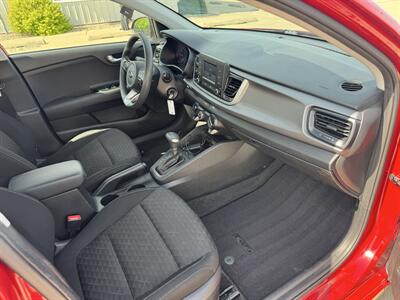 2018 Kia Rio LX   - Photo 13 - Lone Tree, IA 52755