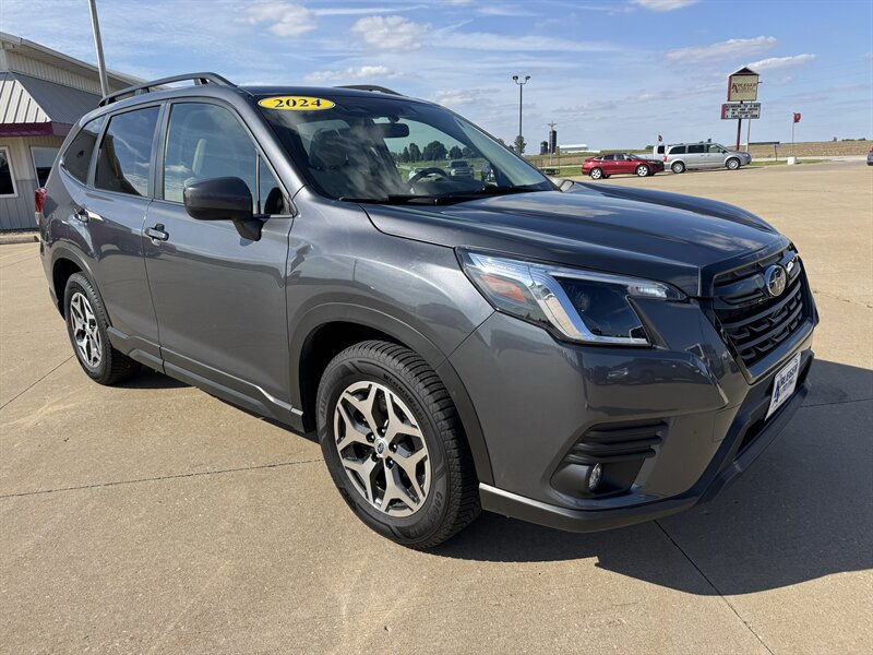 2024 Subaru Forester Premium's photo