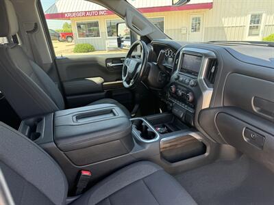 2022 Chevrolet Silverado 1500 RST  Crew Cab 4x4 - Photo 16 - Lone Tree, IA 52755