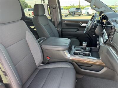 2024 Chevrolet Silverado 1500 RST Crew Cab 4x4 - Photo 15 - Lone Tree, IA 52755