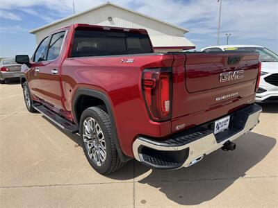 2022 GMC Sierra 1500 SLT  Crew Cab - Photo 5 - Lone Tree, IA 52755