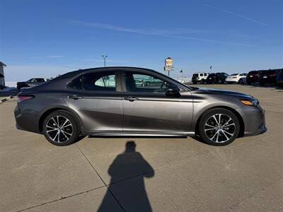2019 Toyota Camry SE   - Photo 4 - Lone Tree, IA 52755