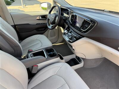 2017 Chrysler Pacifica Touring-L Plus - Photo 11 - Lone Tree, IA 52755