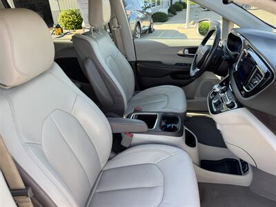 2017 Chrysler Pacifica Touring-L Plus - Photo 12 - Lone Tree, IA 52755