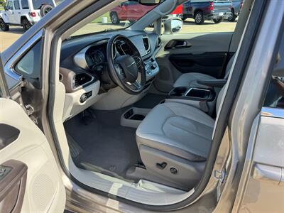 2017 Chrysler Pacifica Touring-L Plus - Photo 7 - Lone Tree, IA 52755
