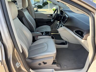 2017 Chrysler Pacifica Touring-L Plus - Photo 13 - Lone Tree, IA 52755