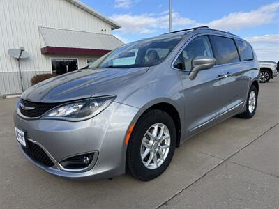 2020 Chrysler Pacifica Touring L - Photo 2 - Lone Tree, IA 52755