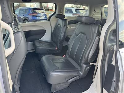2020 Chrysler Pacifica Touring L - Photo 15 - Lone Tree, IA 52755