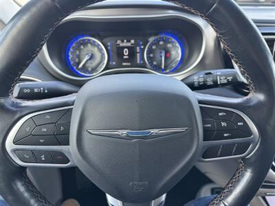 2020 Chrysler Pacifica Touring L - Photo 13 - Lone Tree, IA 52755