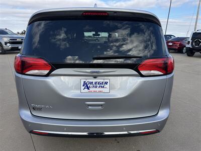 2020 Chrysler Pacifica Touring L - Photo 19 - Lone Tree, IA 52755