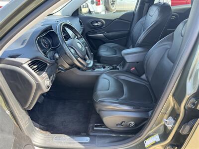 2019 Jeep Cherokee Limited AWD - Photo 8 - Lone Tree, IA 52755