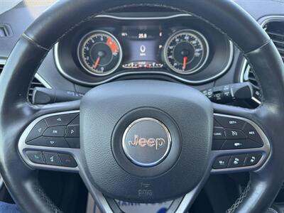 2019 Jeep Cherokee Limited AWD - Photo 10 - Lone Tree, IA 52755