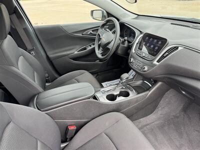 2024 Chevrolet Malibu LT - Photo 17 - Lone Tree, IA 52755