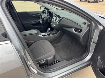 2024 Chevrolet Malibu LT - Photo 19 - Lone Tree, IA 52755