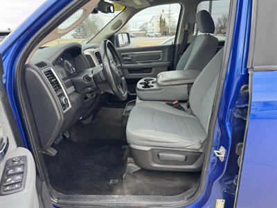 2017 RAM 1500 SLT  Crew Cab 4x4 - Photo 9 - Lone Tree, IA 52755