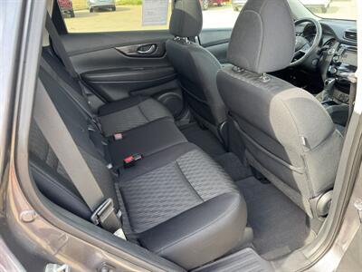 2017 Nissan Rogue SV AWD - Photo 12 - Lone Tree, IA 52755