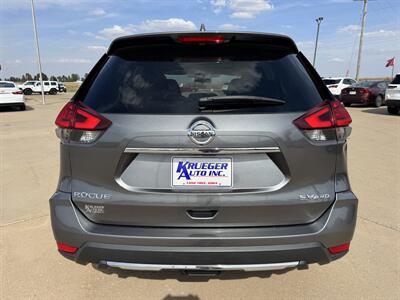 2017 Nissan Rogue SV AWD - Photo 19 - Lone Tree, IA 52755