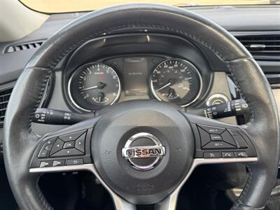 2017 Nissan Rogue SV AWD - Photo 10 - Lone Tree, IA 52755