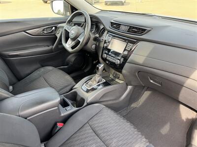 2017 Nissan Rogue SV AWD - Photo 15 - Lone Tree, IA 52755