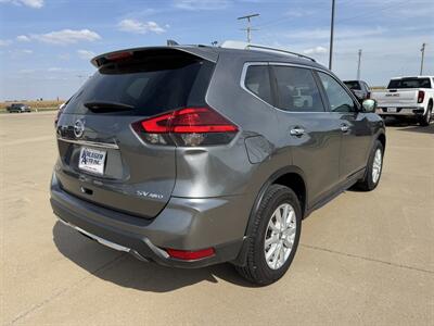 2017 Nissan Rogue SV AWD - Photo 6 - Lone Tree, IA 52755