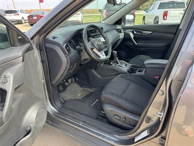 2017 Nissan Rogue SV AWD - Photo 7 - Lone Tree, IA 52755