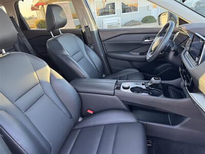 2023 Nissan Rogue SV - Photo 15 - Lone Tree, IA 52755