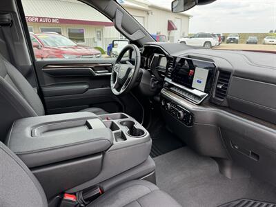 2024 Chevrolet Silverado 1500 LT Crew Cab 4x4 - Photo 17 - Lone Tree, IA 52755