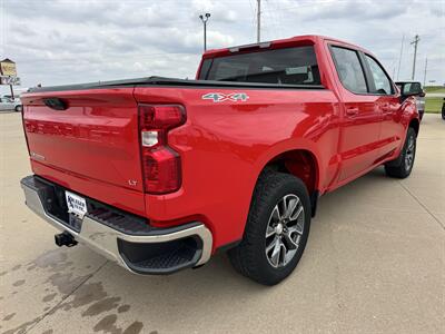 2024 Chevrolet Silverado 1500 LT Crew Cab 4x4 - Photo 3 - Lone Tree, IA 52755