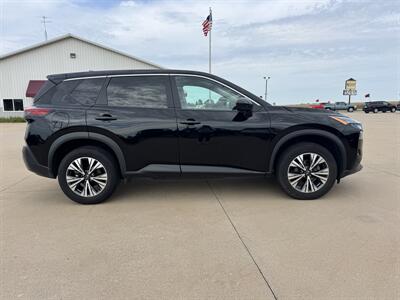 2023 Nissan Rogue SV   - Photo 3 - Lone Tree, IA 52755