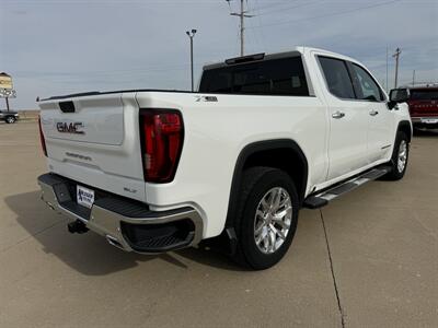 2020 GMC Sierra 1500 SLT  Crew Cab 4x4 - Photo 6 - Lone Tree, IA 52755