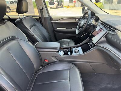 2022 Jeep Grand Cherokee L Limited  4x4 - Photo 16 - Lone Tree, IA 52755