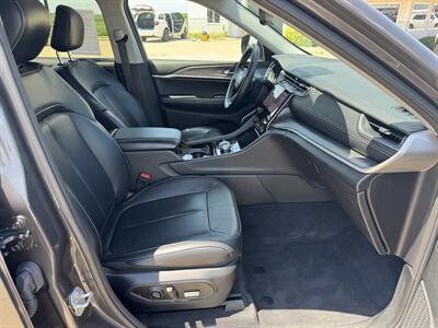 2022 Jeep Grand Cherokee L Limited  4x4 - Photo 17 - Lone Tree, IA 52755