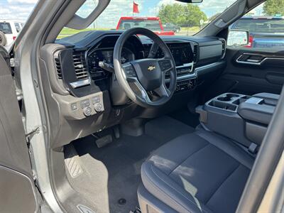 2024 Chevrolet Silverado 1500 LT  Crew Cab 4x4 - Photo 9 - Lone Tree, IA 52755