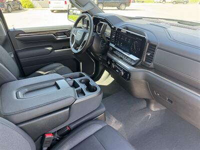 2024 Chevrolet Silverado 1500 LT  Crew Cab 4x4 - Photo 15 - Lone Tree, IA 52755