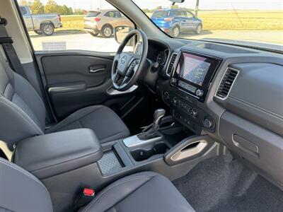 2023 Nissan Frontier SV  Crew Cab 4x4 - Photo 15 - Lone Tree, IA 52755